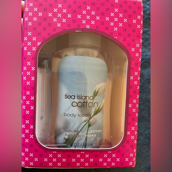 NWT Bath and body works, set of 5 body lotions total 10 oz or 2 FL OZ each - Picture 5 of 8